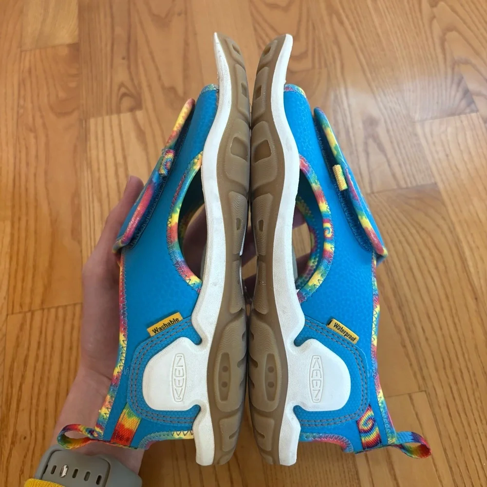Keen Knotch Creek Sandals Big Kids youth boys size 4 girls Blue rainbow Shoes